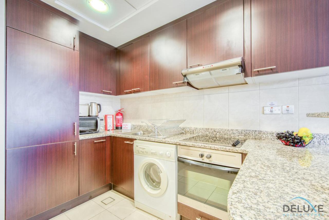 Unbeatable Rate Stylish 1Br With Balcony Near Metro By Deluxe Holiday Homes Дубай Екстер'єр фото
